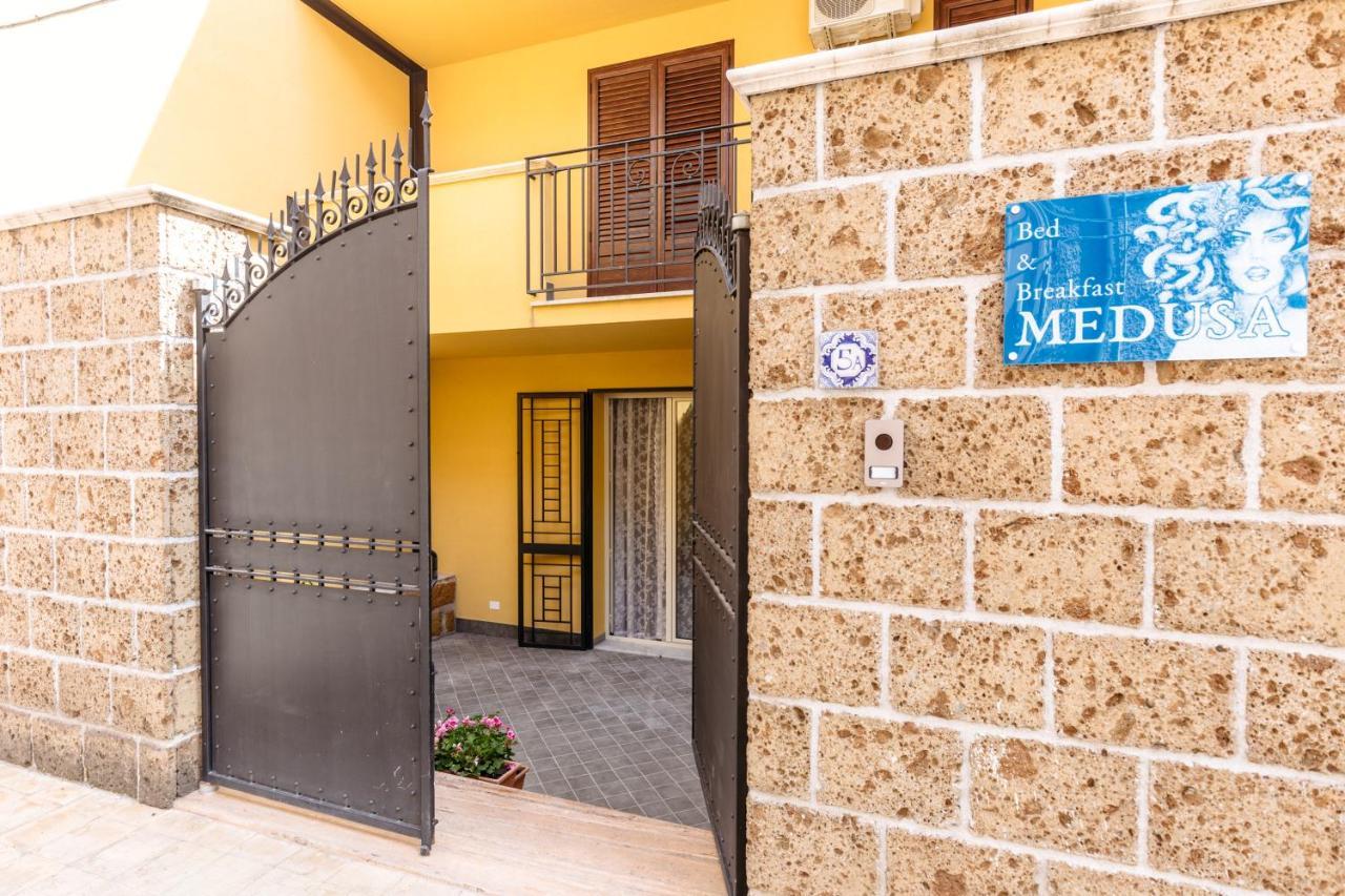 B&B Medusa ซานตาฟลาวิอา ภายนอก รูปภาพ